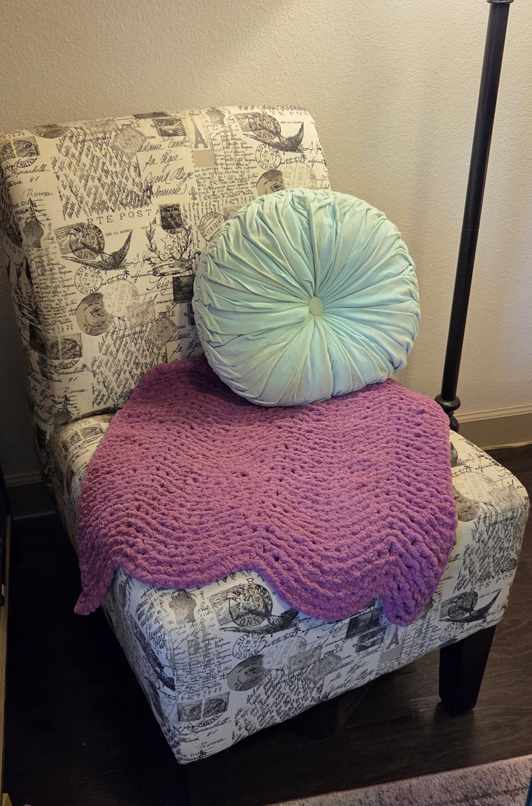 Large Knit Plush Pet Blanket