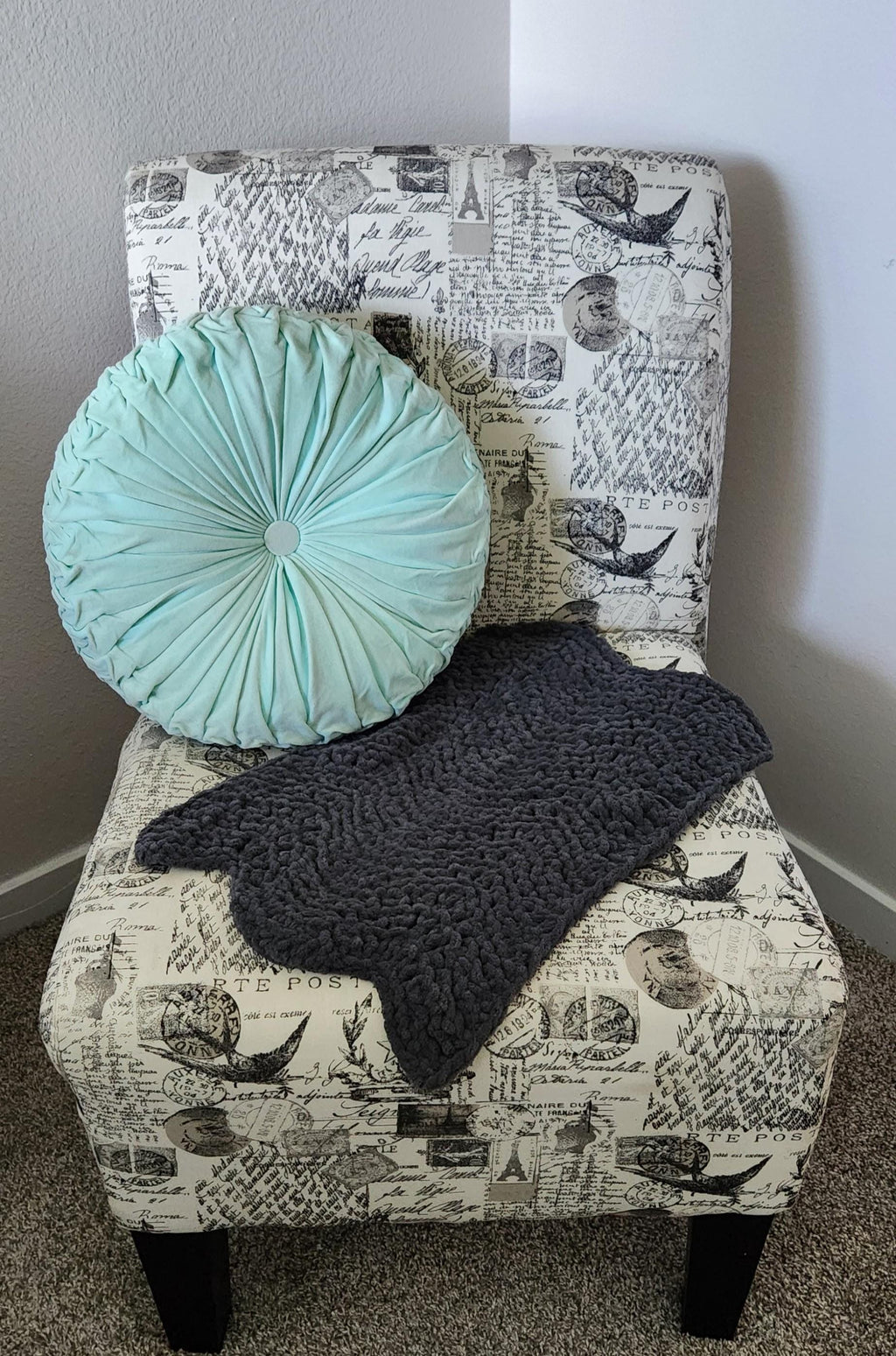 Small Knit Plush Pet Blanket