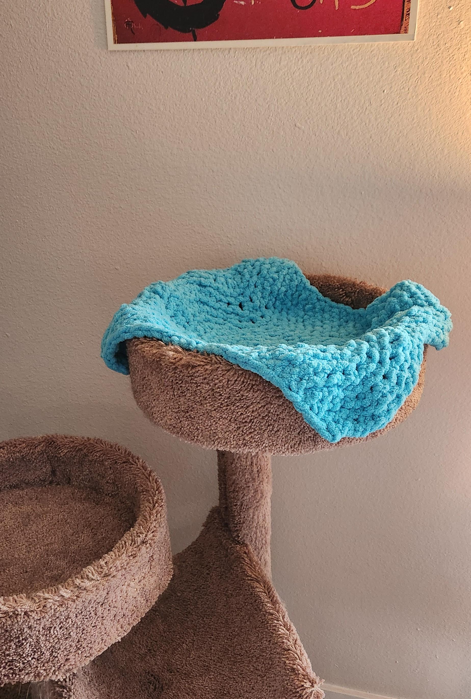 Small Knit Plush Pet Blanket